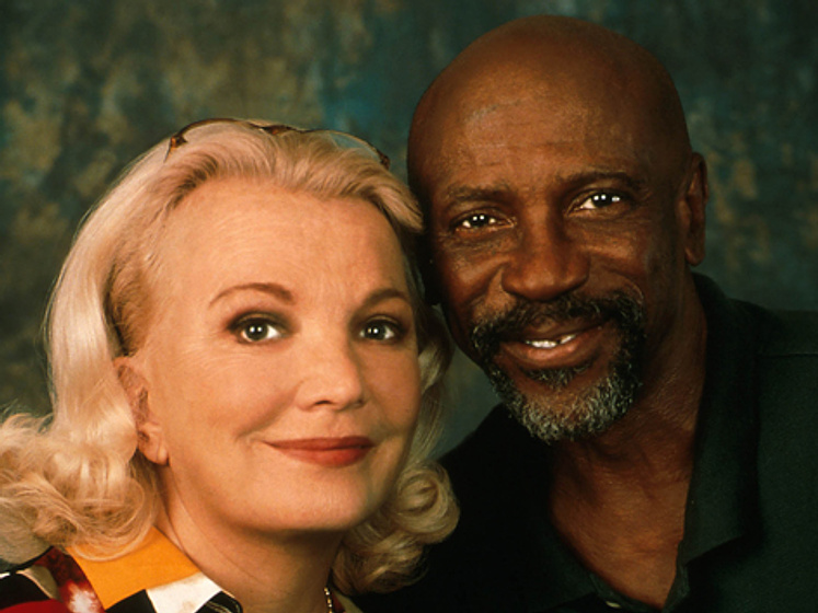 Louis Gossett Jr. y Gena Rowlands en El Color del Amor