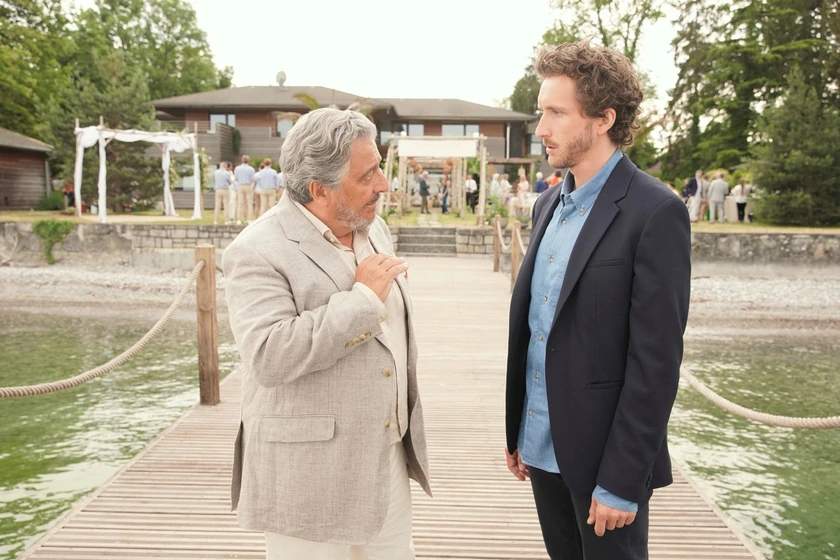Christian Clavier y Baptiste Lecaplain en algo-le-pasa-a-mi-yerno