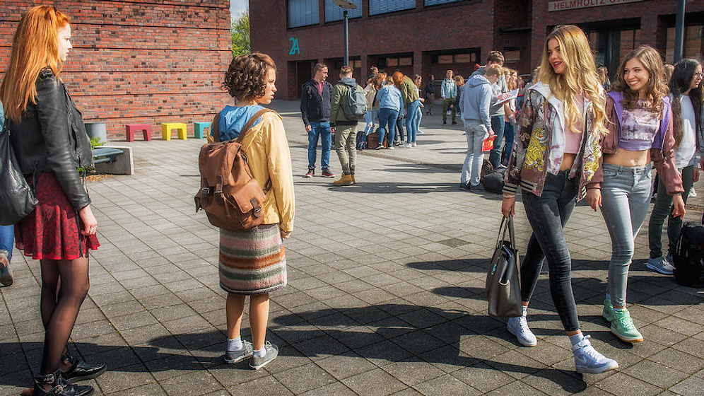 Janina Fautz y Emma Bading en how-to-be-really-bad