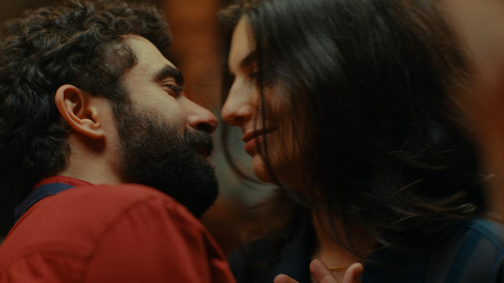 Mounia Akl en un-mundo-fragil-y-maravilloso