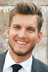 picture of actor Scott Michael Foster