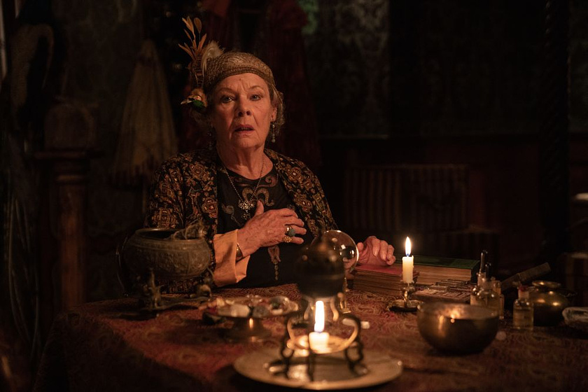 Judi Dench en Un Espíritu Burlón