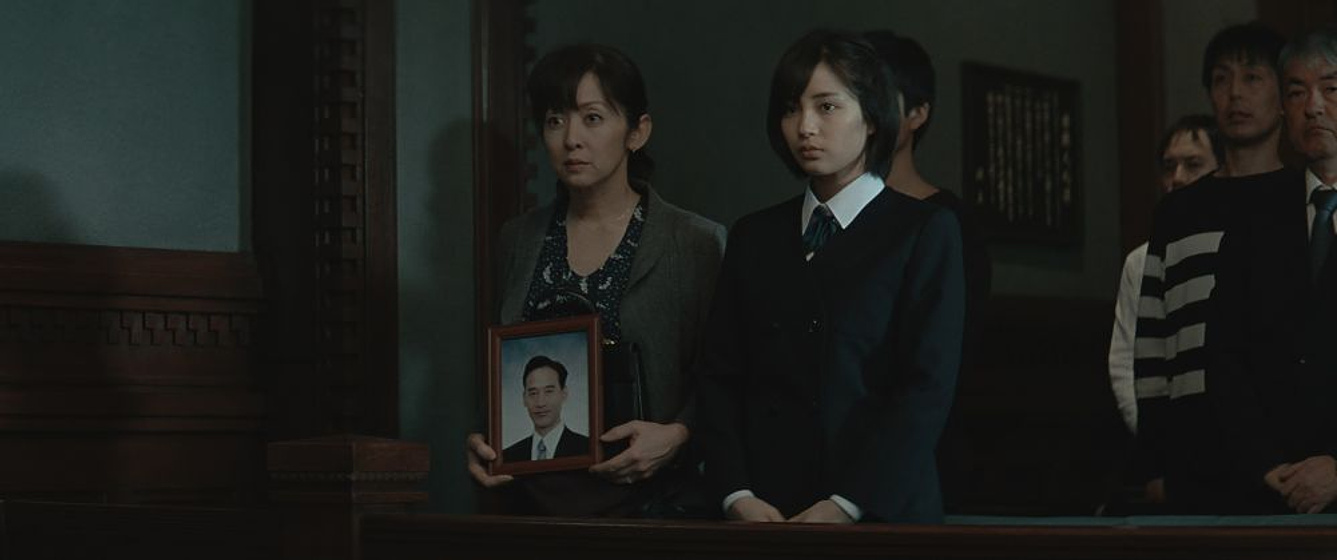 Yuki Saito y Suzu Hirose en El Tercer asesinato