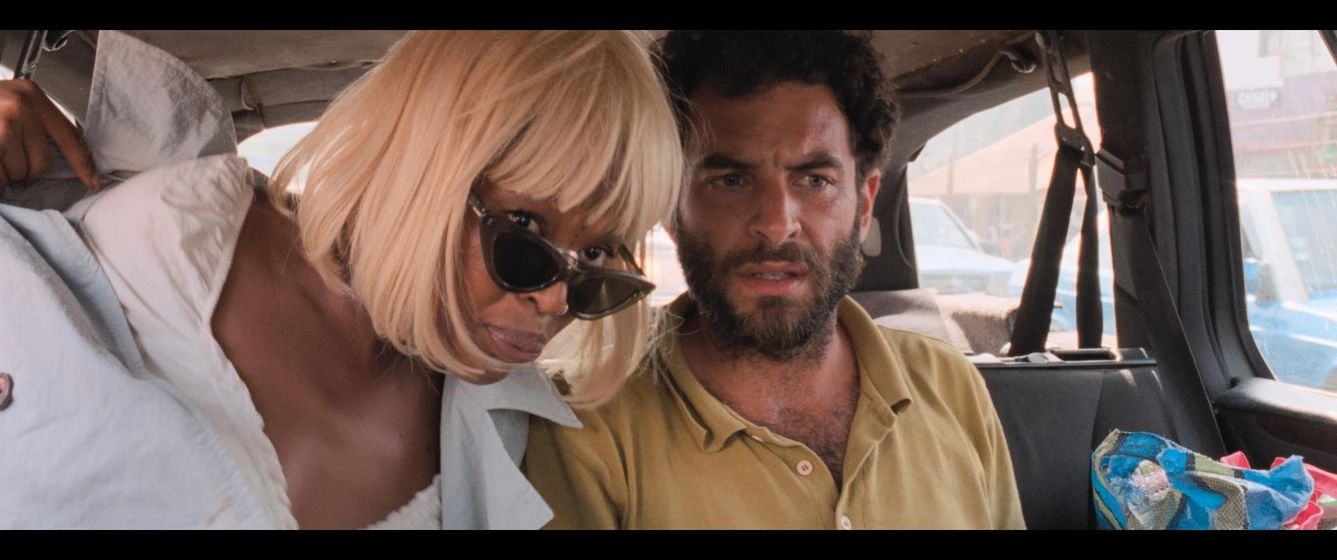 Cleo Tavares y Sérgio Coragem en la-risa-y-la-navaja