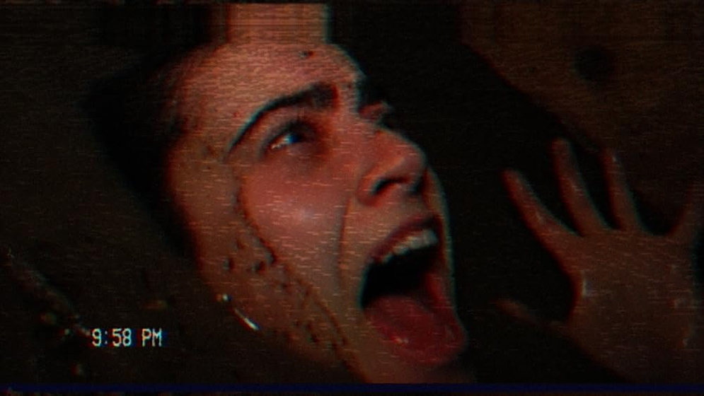 Ally Ioannides en v-h-s-99