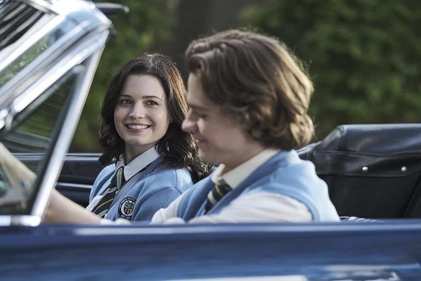 Joel Courtney y Meganne Young en mi-primer-beso-2
