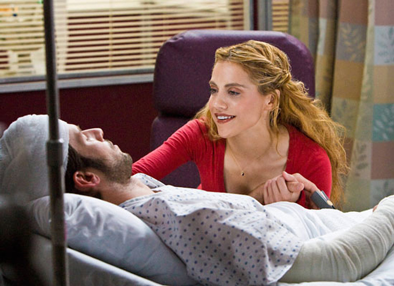 Brittany Murphy y Jason Lewis en El Legado de Janet Hardy