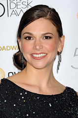 photo of person Sutton Foster