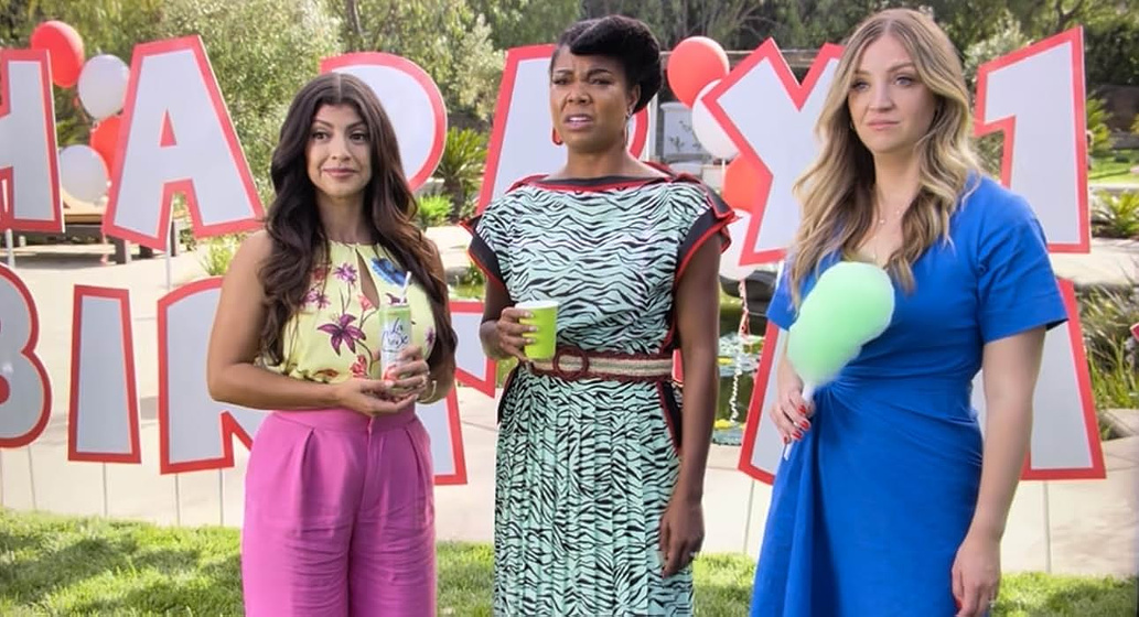 Gabrielle Union y Abby Elliott en Doce en Casa