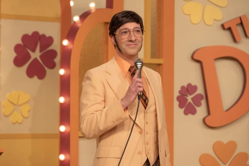 Tony Hale en el-asesino-del-juego-de-citas
