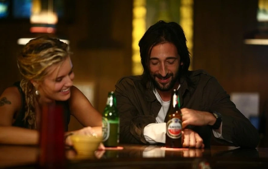 Maggie Grace y Adrien Brody en el-experimento-2010