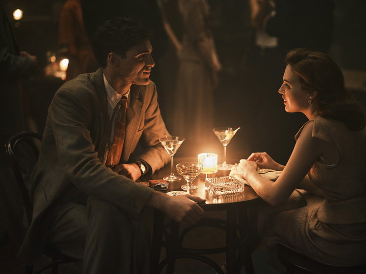 Odessa Young y Jacob Elordi en el-camino-estrecho