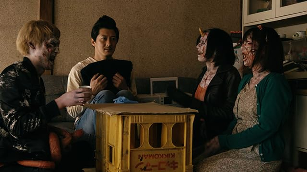 Shiho, Keisuke Nomura, Saki Hirai y Haruki Itabashi en Visitors (Complete Edition)