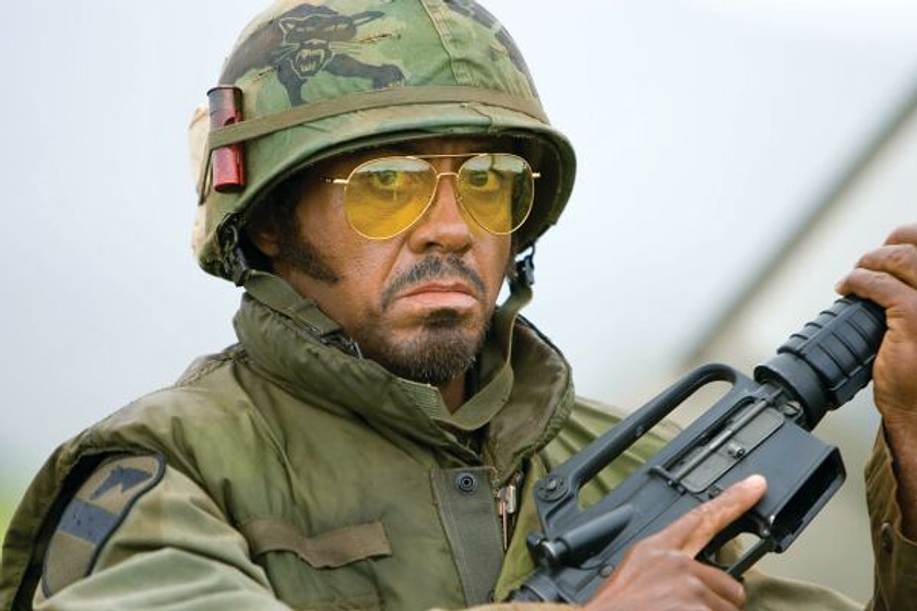 Robert Downey Jr. en Tropic Thunder. ¡Una Guerra Muy Perra!