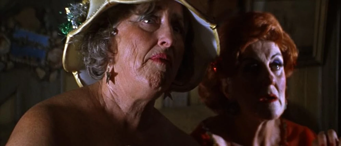 Maggie Kirkpatrick y Janice Oxenbould en bienvenido-a-woop-woop