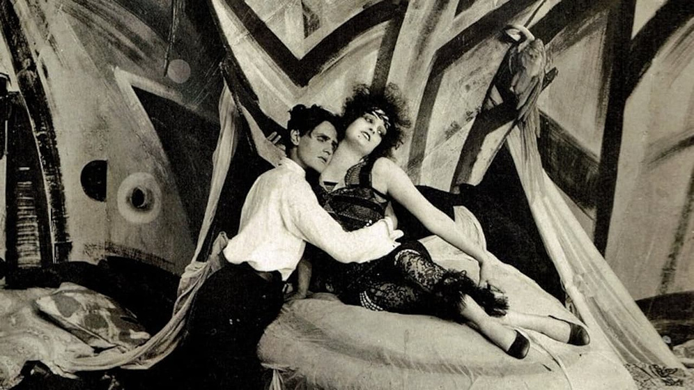 Fern Andra en Genuine: A Tale of a Vampire