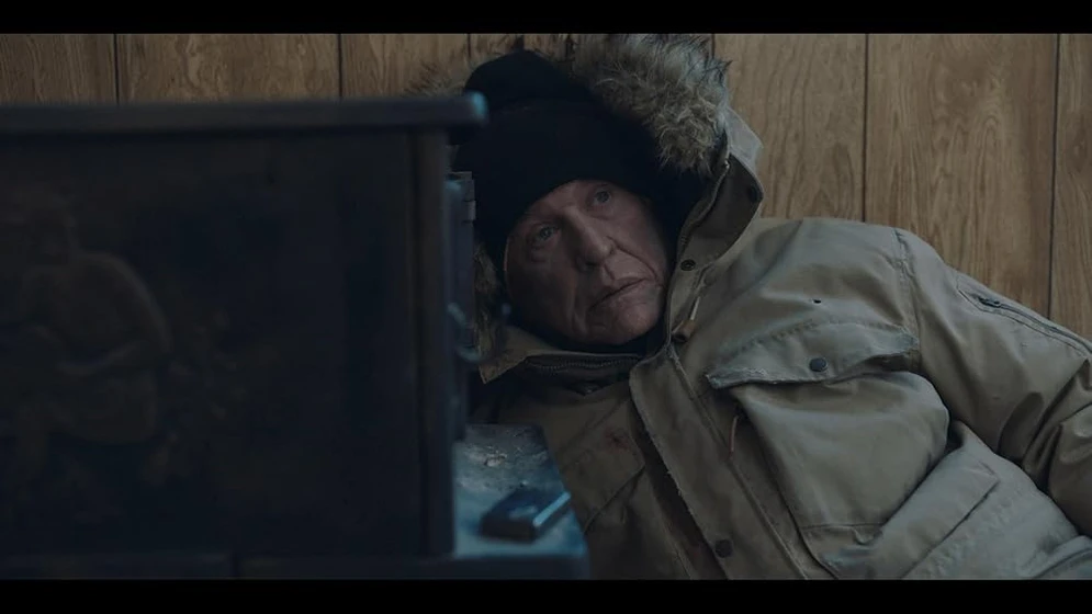 Tom Berenger en cazador-blanco