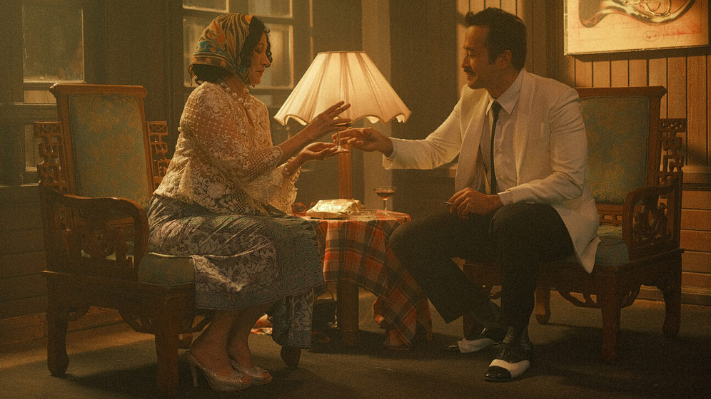 Tony Eusoff y Sofia Jane en Finding Ramlee