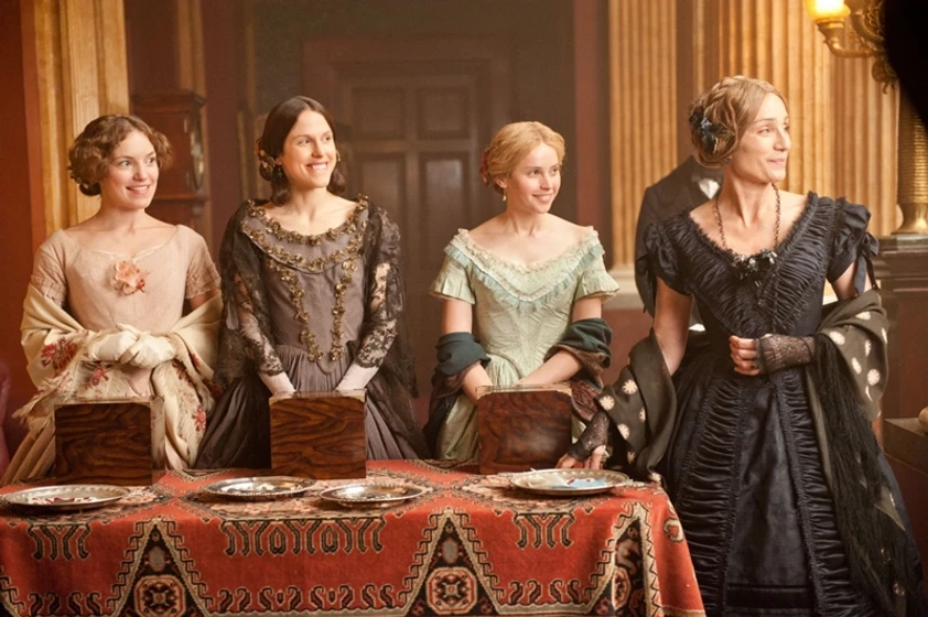 Kristin Scott Thomas, Felicity Jones, Perdita Weeks y Amanda Hale en The Invisible Woman