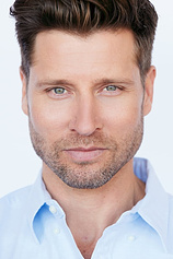 picture of actor Damon Runyan