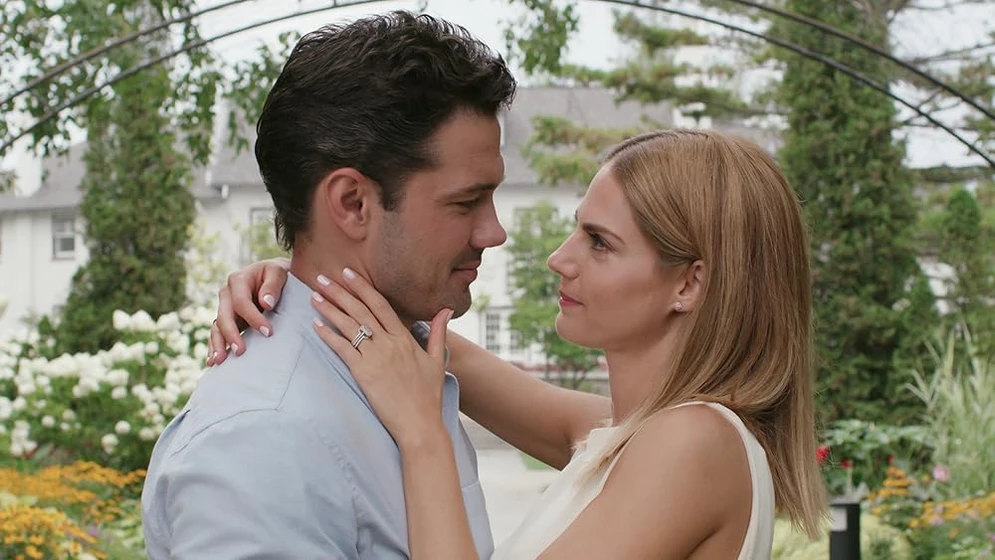 Kelly Kruger y Ryan Paevey en la-novia-de-mi-mejor-amigo
