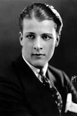 picture of actor Carlos Barry