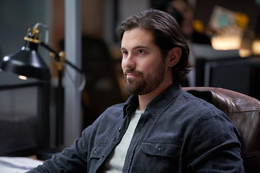 Chris McNally en tipline-mysteries-dial-1-for-murder