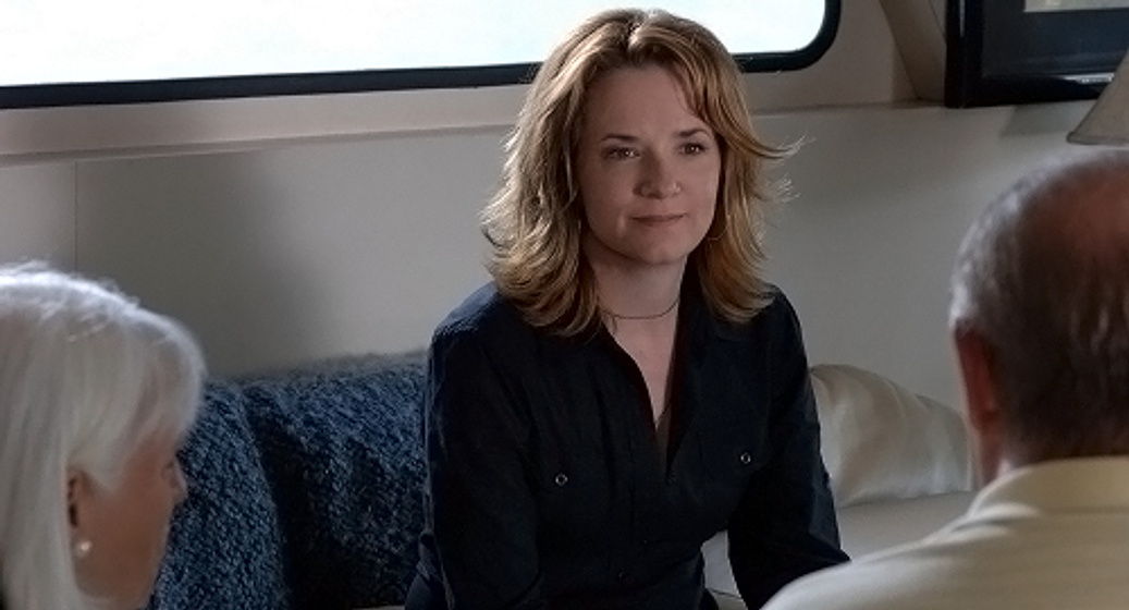 Lea Thompson en Jane Doe: Lazos de Sangre