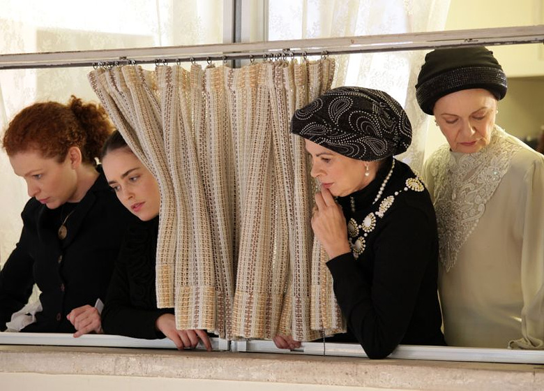 Hila Feldman, Razia Israeli, Irit Sheleg y Hadas Yaron en Llenar el vacío