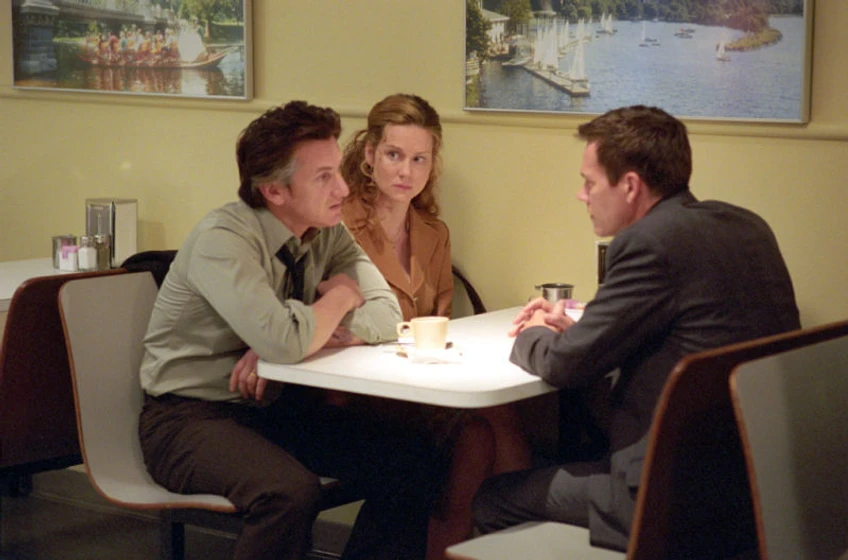 Kevin Bacon, Sean Penn y Laura Linney en mystic-river
