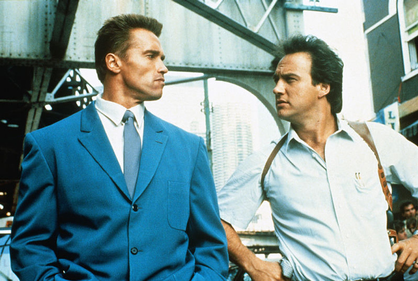 Arnold Schwarzenegger y Jim Belushi en Danko, Calor Rojo