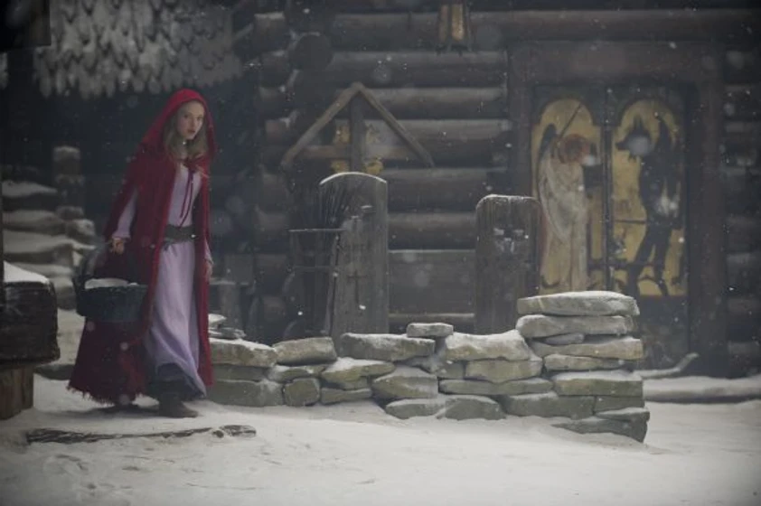 Amanda Seyfried en caperucita-roja