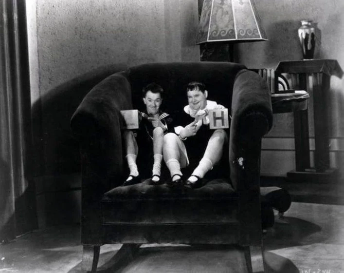 Stan Laurel y Oliver Hardy en dos-buenos-chicos