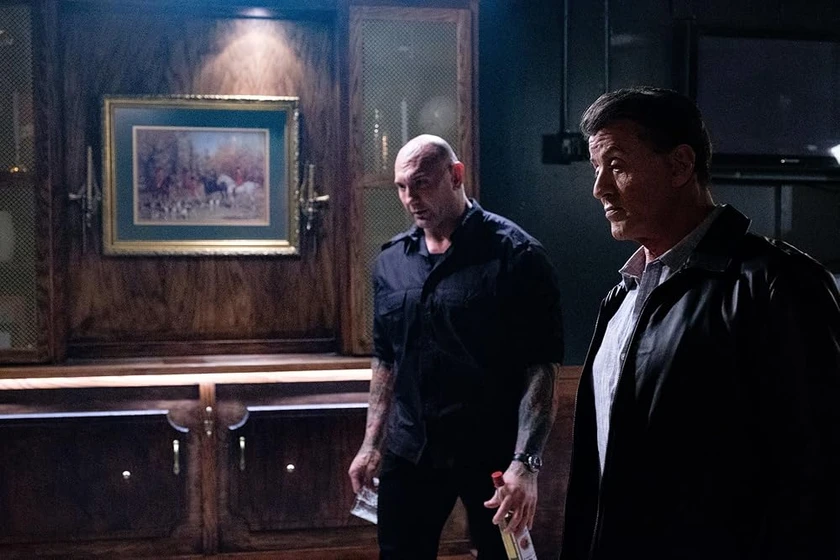 Sylvester Stallone y Dave Bautista en plan-de-escape-2-hades