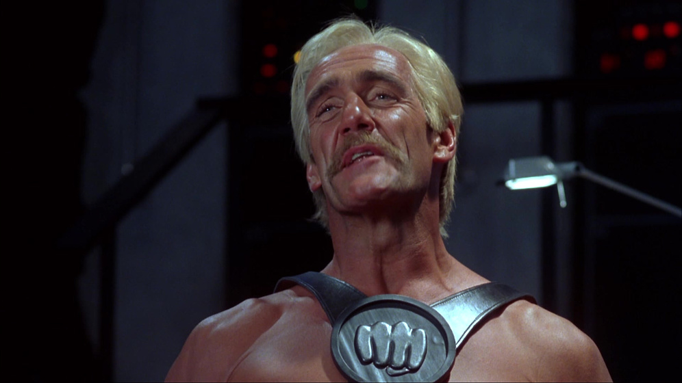 Hulk Hogan en 3-ninjas-en-el-parque-de-atracciones-tres-pequenos-ninjas-4