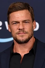 photo of person Alan Ritchson