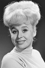 picture of actor Barbara Windsor