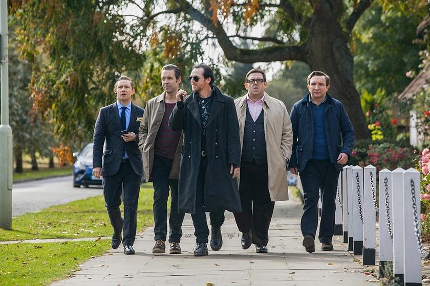 Paddy Considine, Simon Pegg, Nick Frost, Martin Freeman y Eddie Marsan en Bienvenidos al fin del mundo
