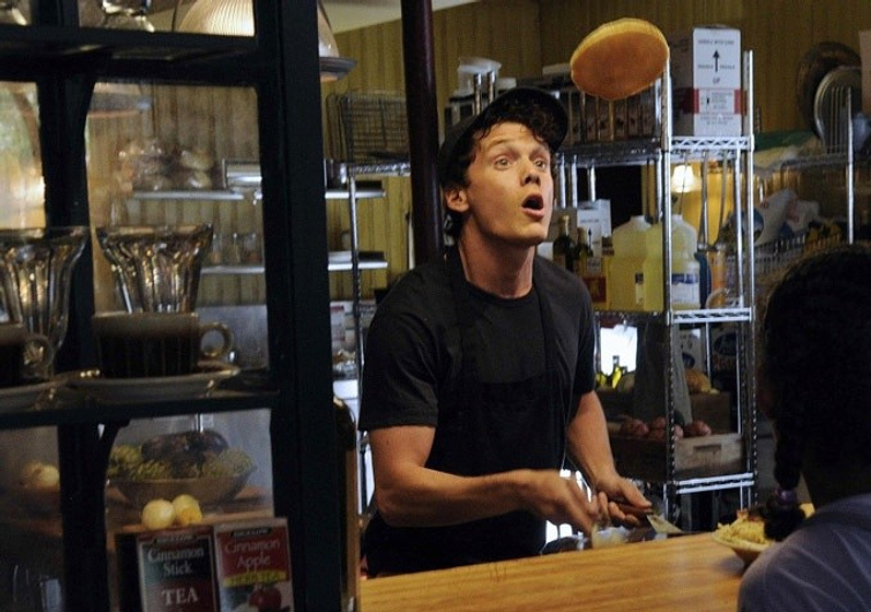Anton Yelchin en Odd Thomas. Cazador de fantasmas