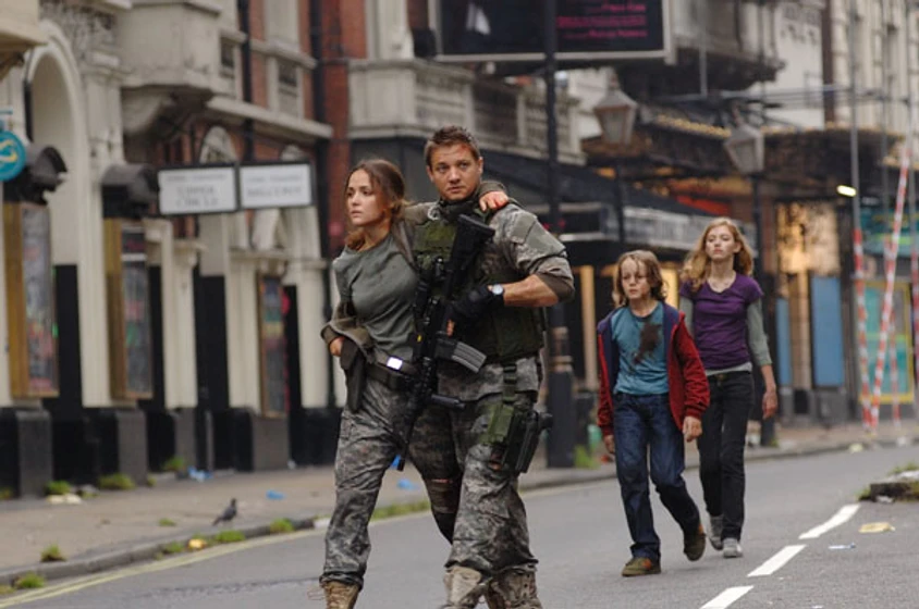 Rose Byrne, Jeremy Renner, Imogen Poots y Mackintosh Muggleton en 28-semanas-despues