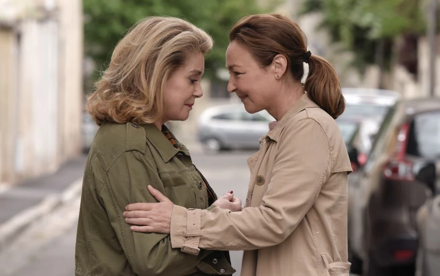 Catherine Deneuve y Catherine Frot en dos-mujeres-2017