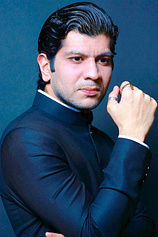 photo of person Dheeraj Kalwani