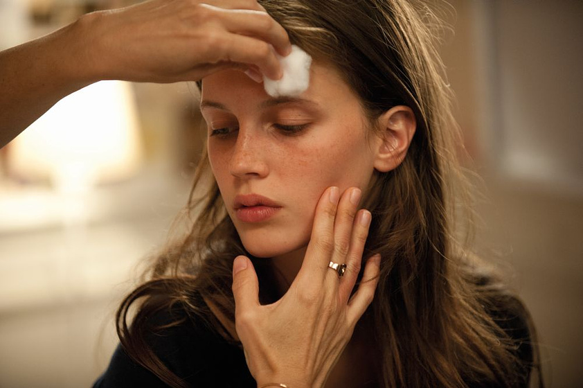 Marine Vacth en Joven y Bonita