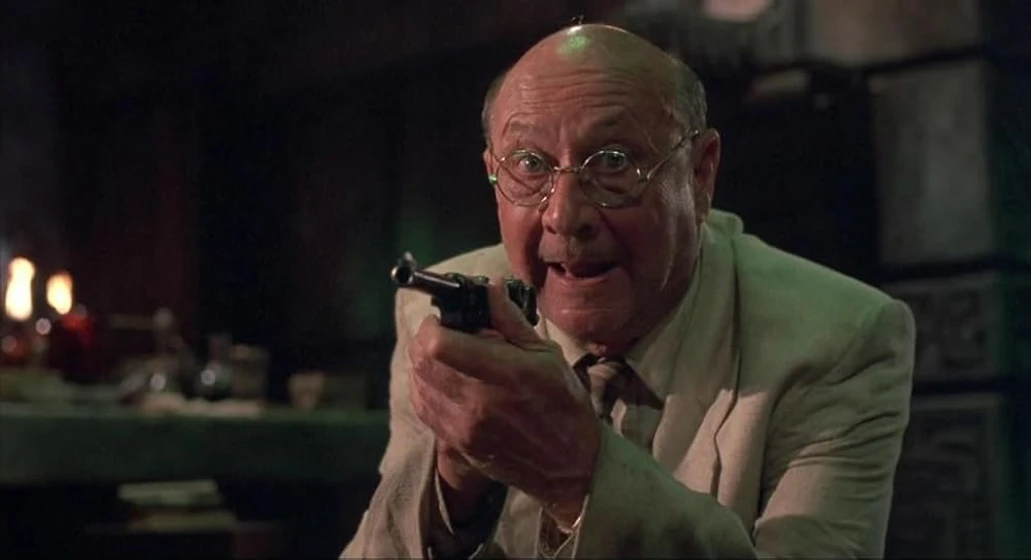 Donald Pleasence en el-rio-de-la-muerte-1989
