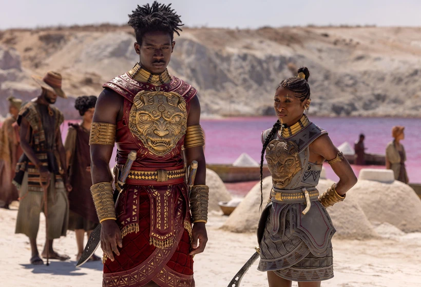 Damson Idris y Cynthia Erivo en hijos-de-sangre-y-hueso