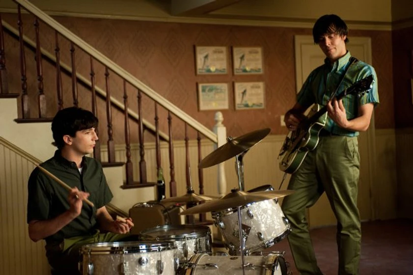 Jack Huston y John Magaro en Not Fade Away