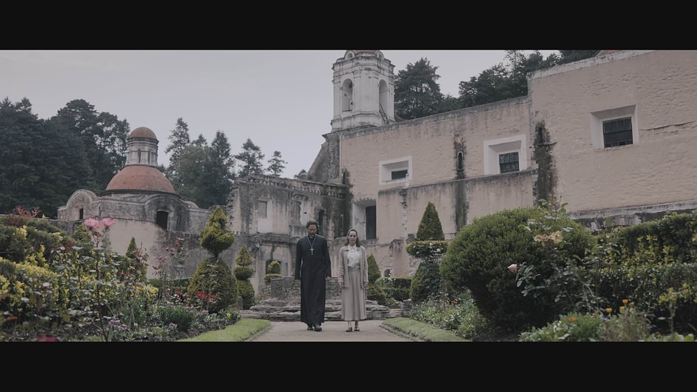 Will Beinbrink y Irán Castillo en El Exorcismo de Dios