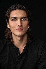 picture of actor Asivak Koostachin