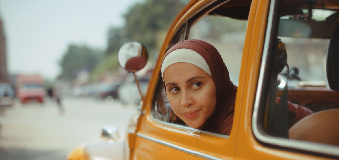Yasmine Raeis en The Inevitable Journey to find a wedding dress