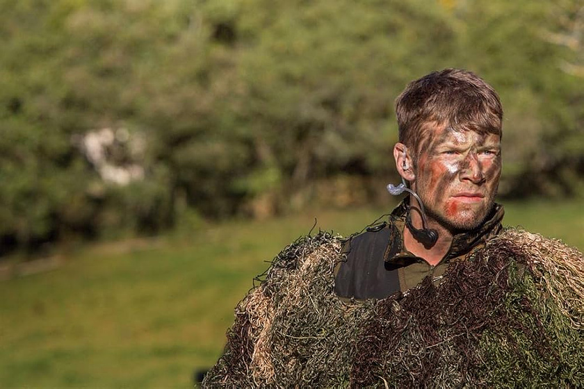 Chad Michael Collins en sniper-narcotrafico